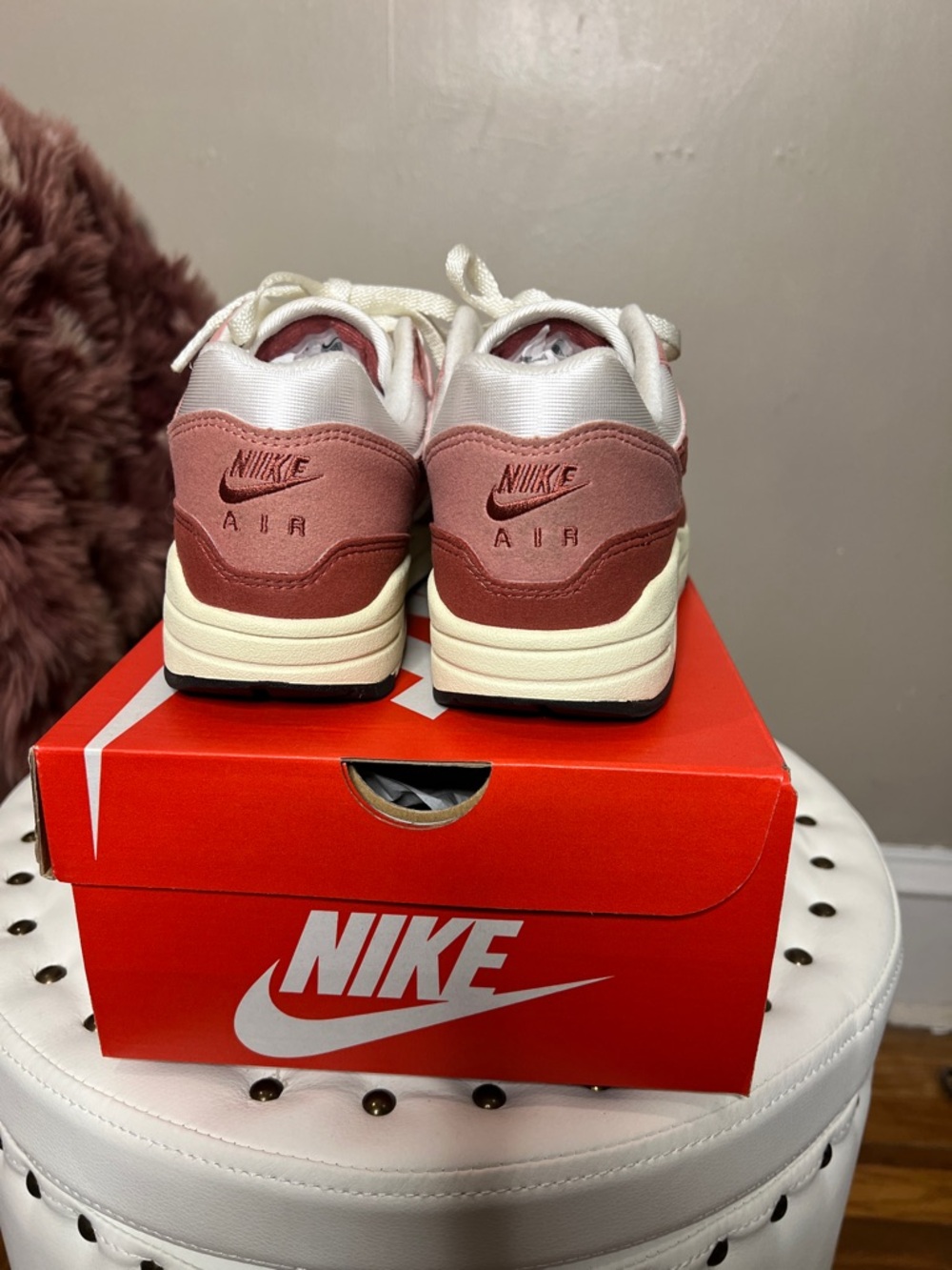 Nike Air Max 1 Rose/White Low-Top Sneakers - Picture 4 of 5